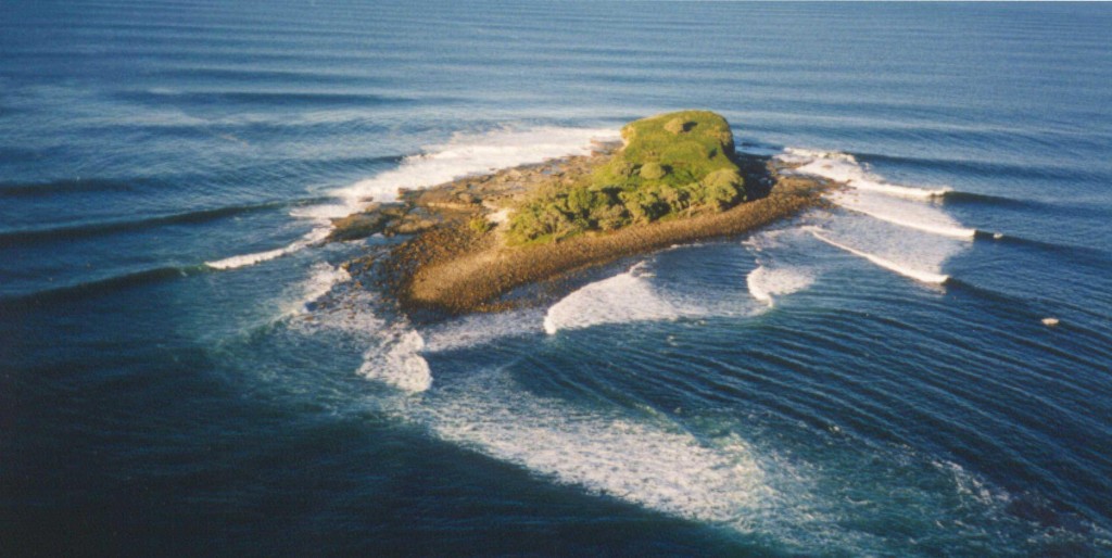 Old Woman Island Surfbreak Mudjimba