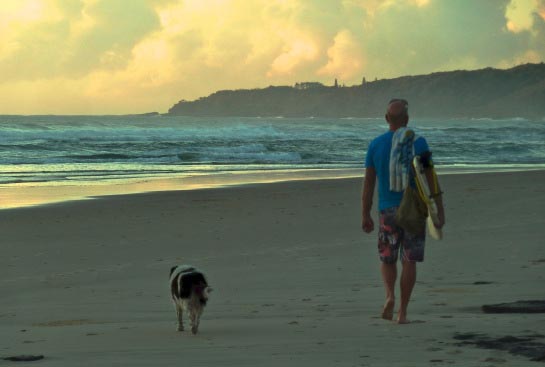 walking-dog-sunshine-coast